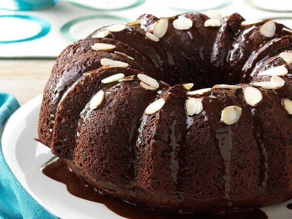 Almond chocolate cake