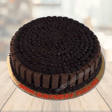 Crunchy Kit Kat Cake faridabadcake