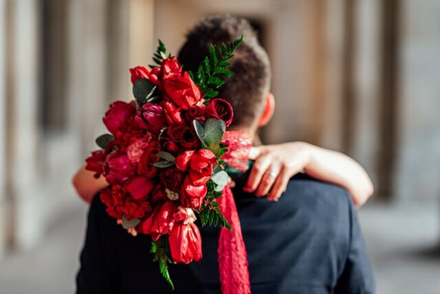 Romantic Valentine’s Day Gifts for Men and Women