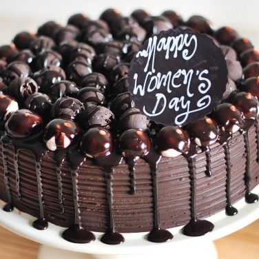 Womens Day Snickers Cake